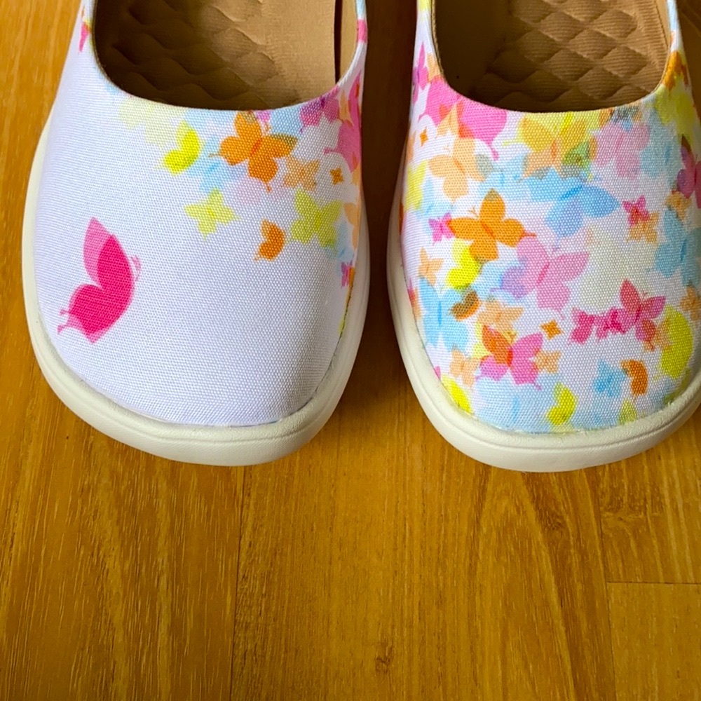 COPY - UIN Women’s Sneakers